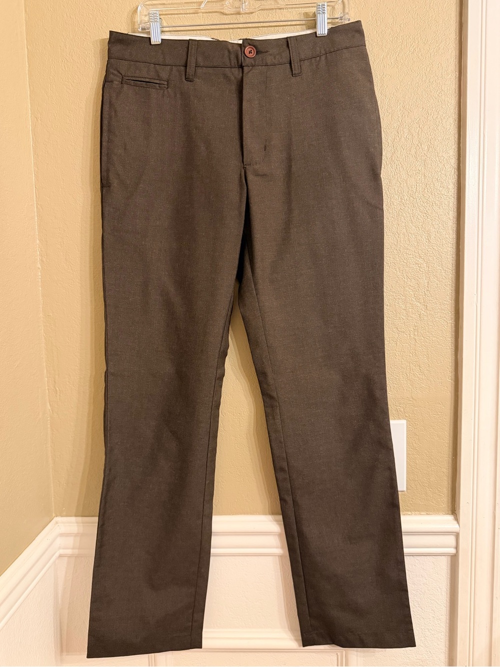 RVCA Men's Classic Straight Fit Brown chinos